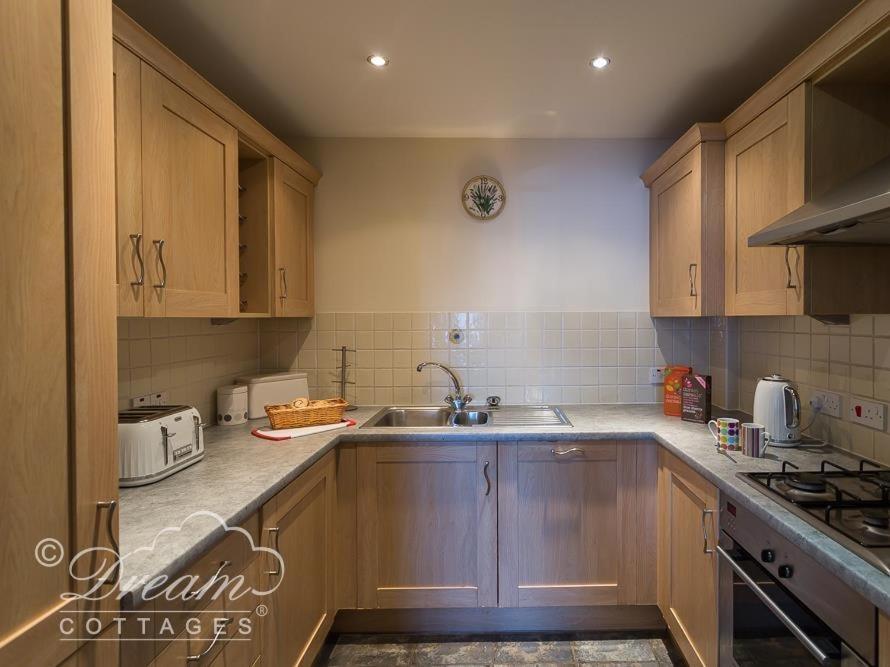 Bridge Apartment 韦茅斯 外观 照片
